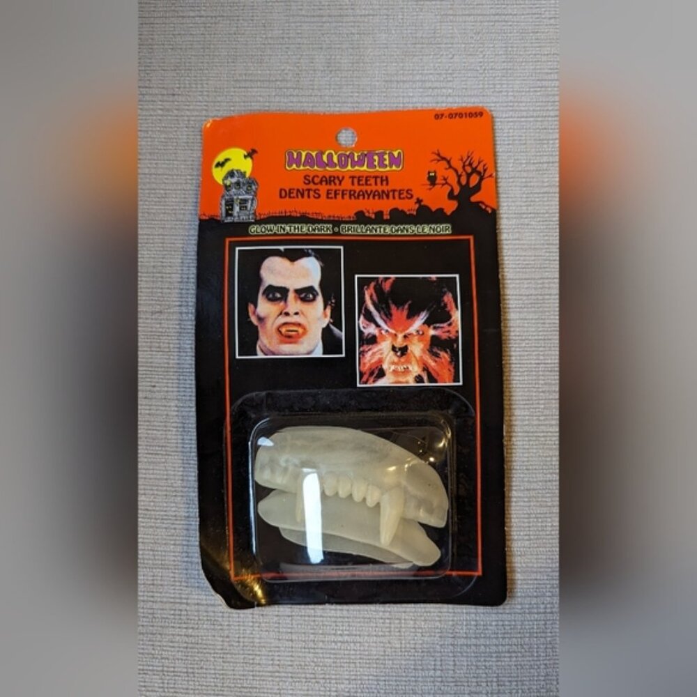 Brand New Glow in the Dark Scary Teeth